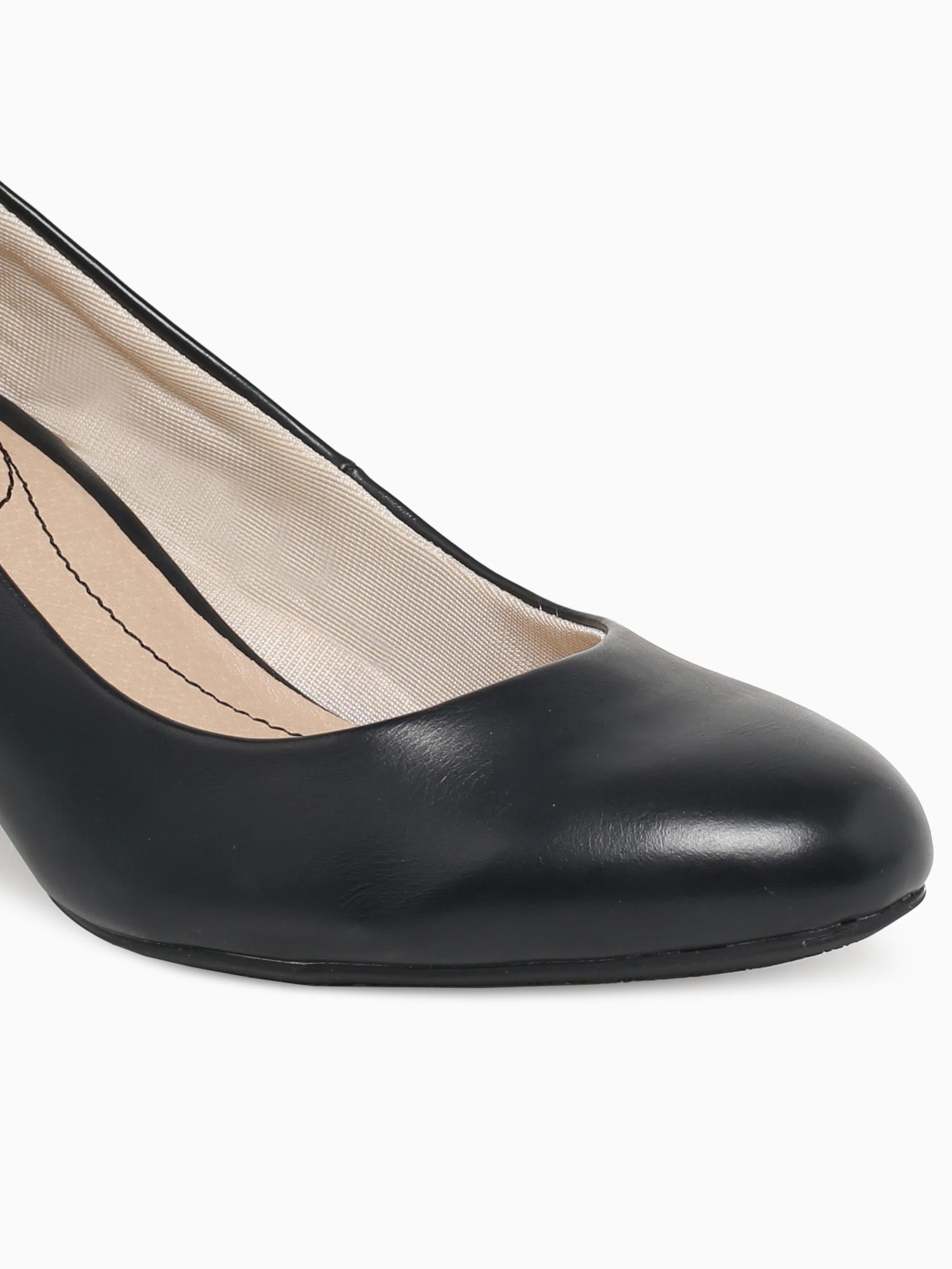 Taylor Black Black / 5 / M