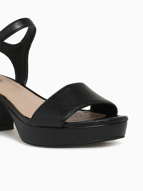 Rhythmn Black Black / 5 / M