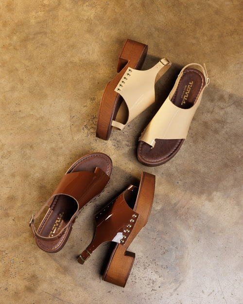 9335 Beige Vernice Pelle