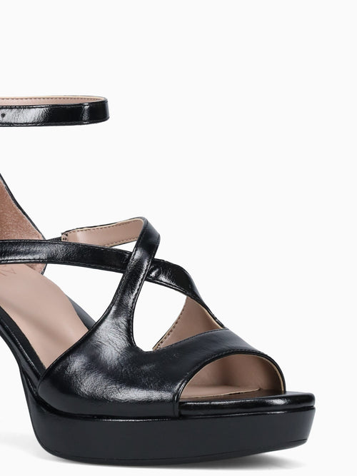 Alicia Black Black / 5 / M