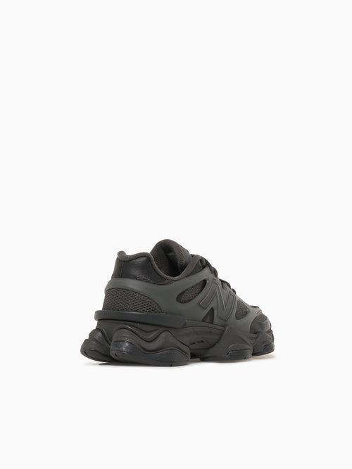 9060 Black Cement Black / 4 / M