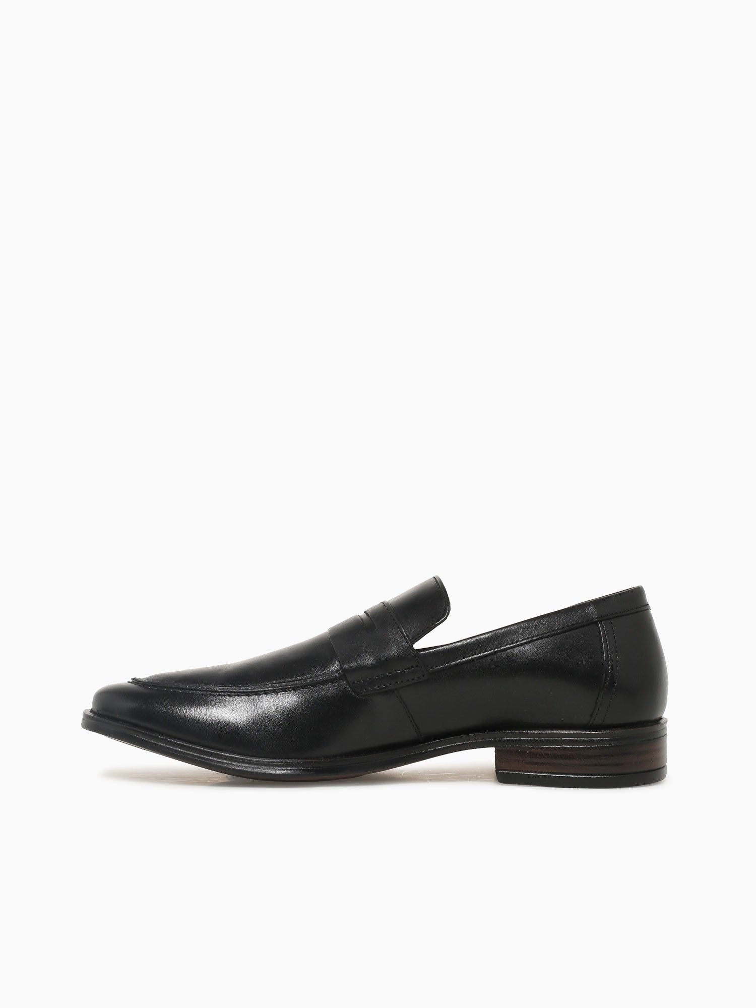 622102001 Black Leather Black / 7 / M