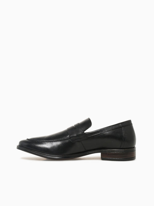 622102001 Black Leather Black / 7 / M