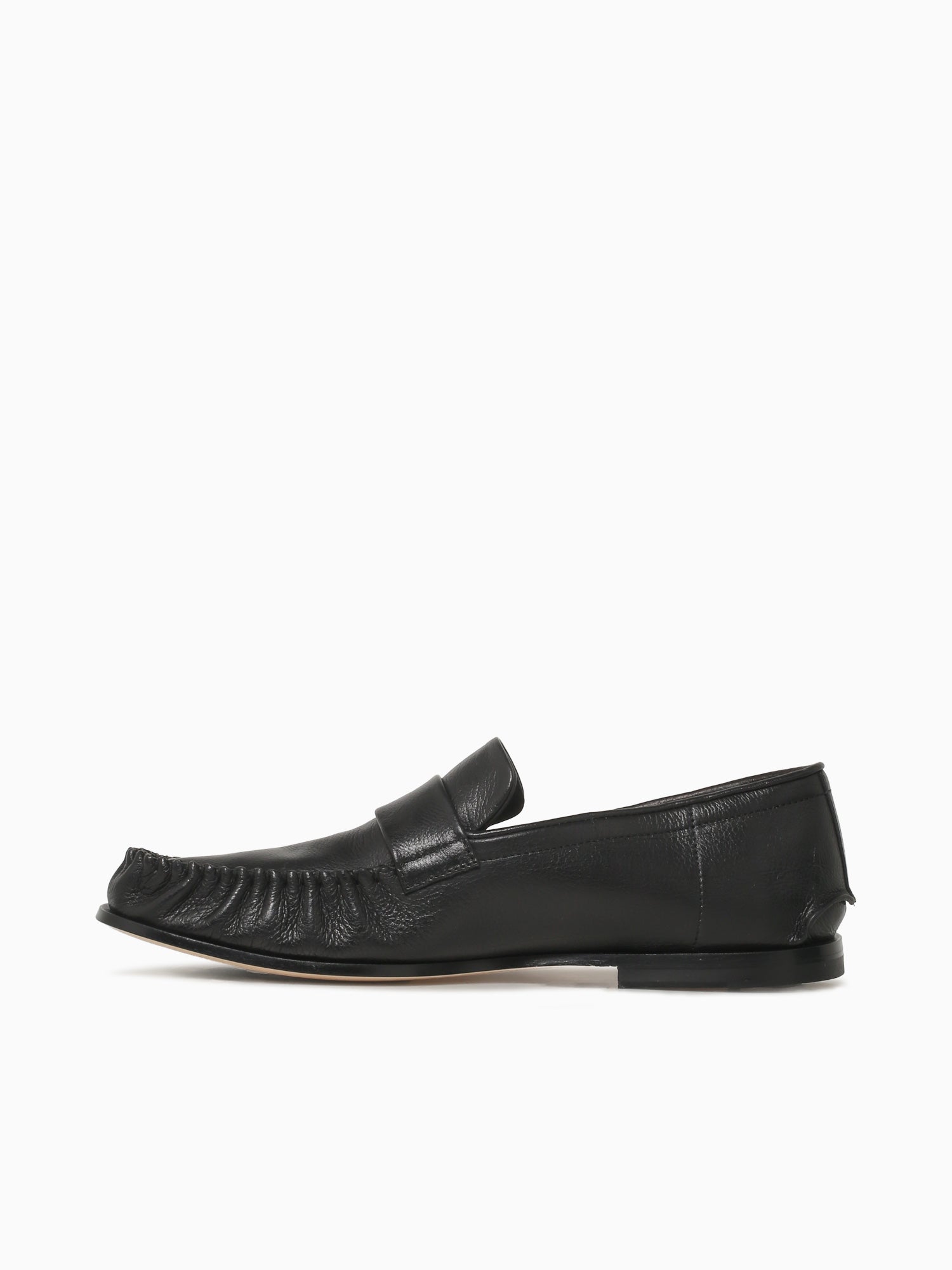 69005 Nero Supreme Leather Black / 40 / M