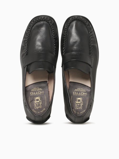 69005 Nero Supreme Leather Black / 40 / M