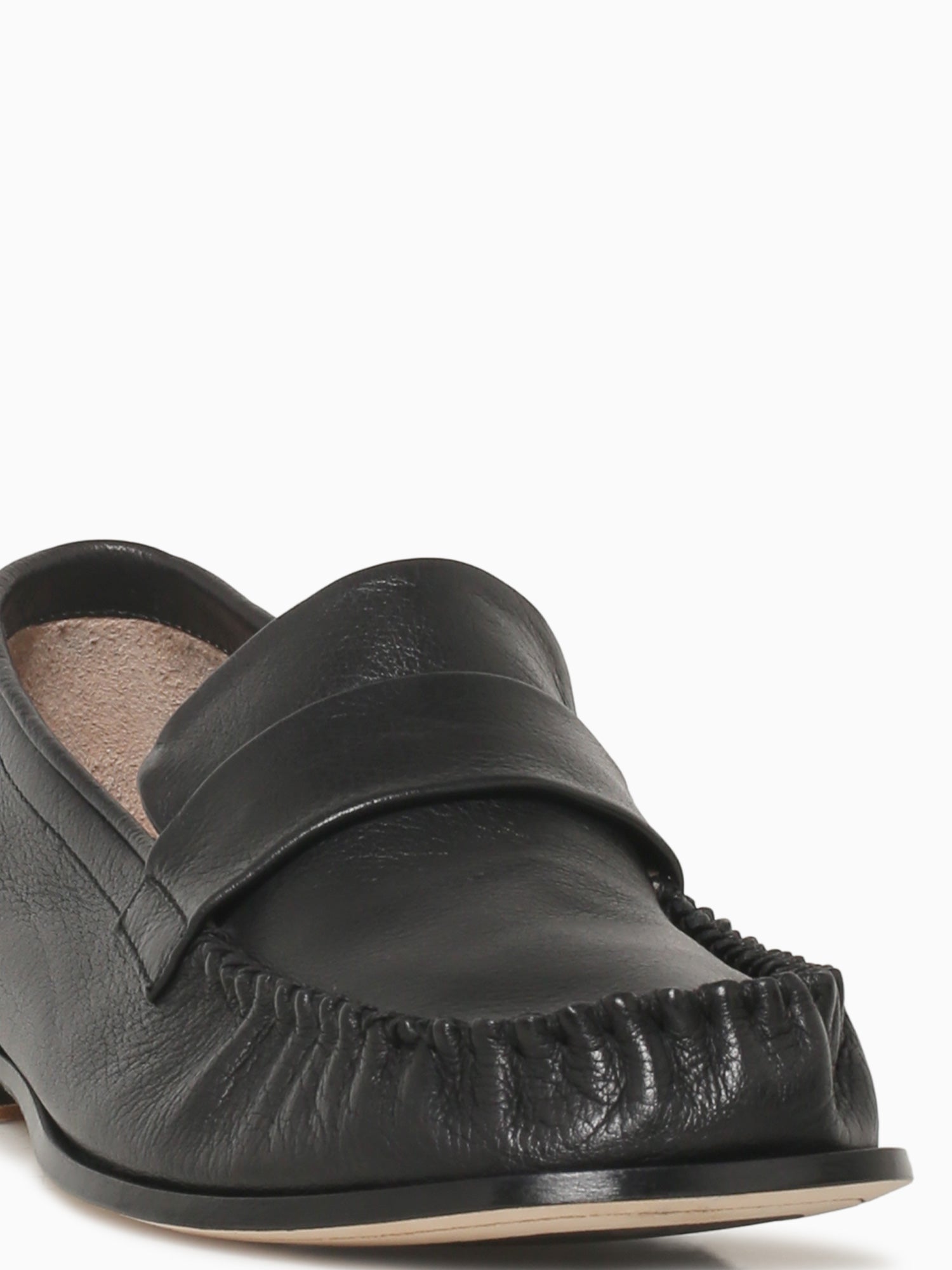 69005 Nero Supreme Leather Black / 40 / M