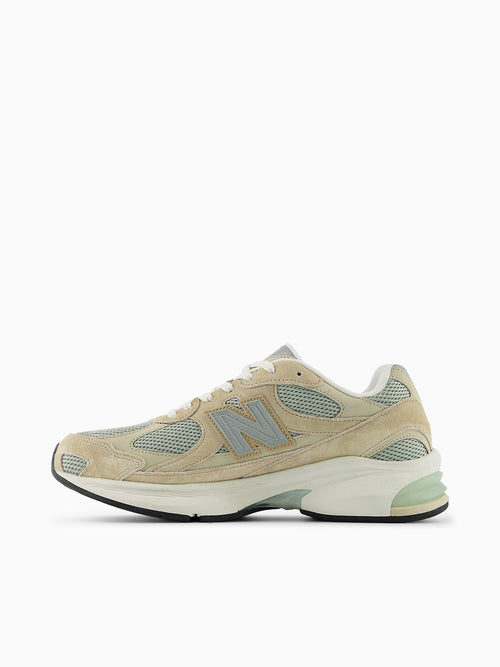 2010 Mindful Beige Suede Mesh Beige / 8 / M