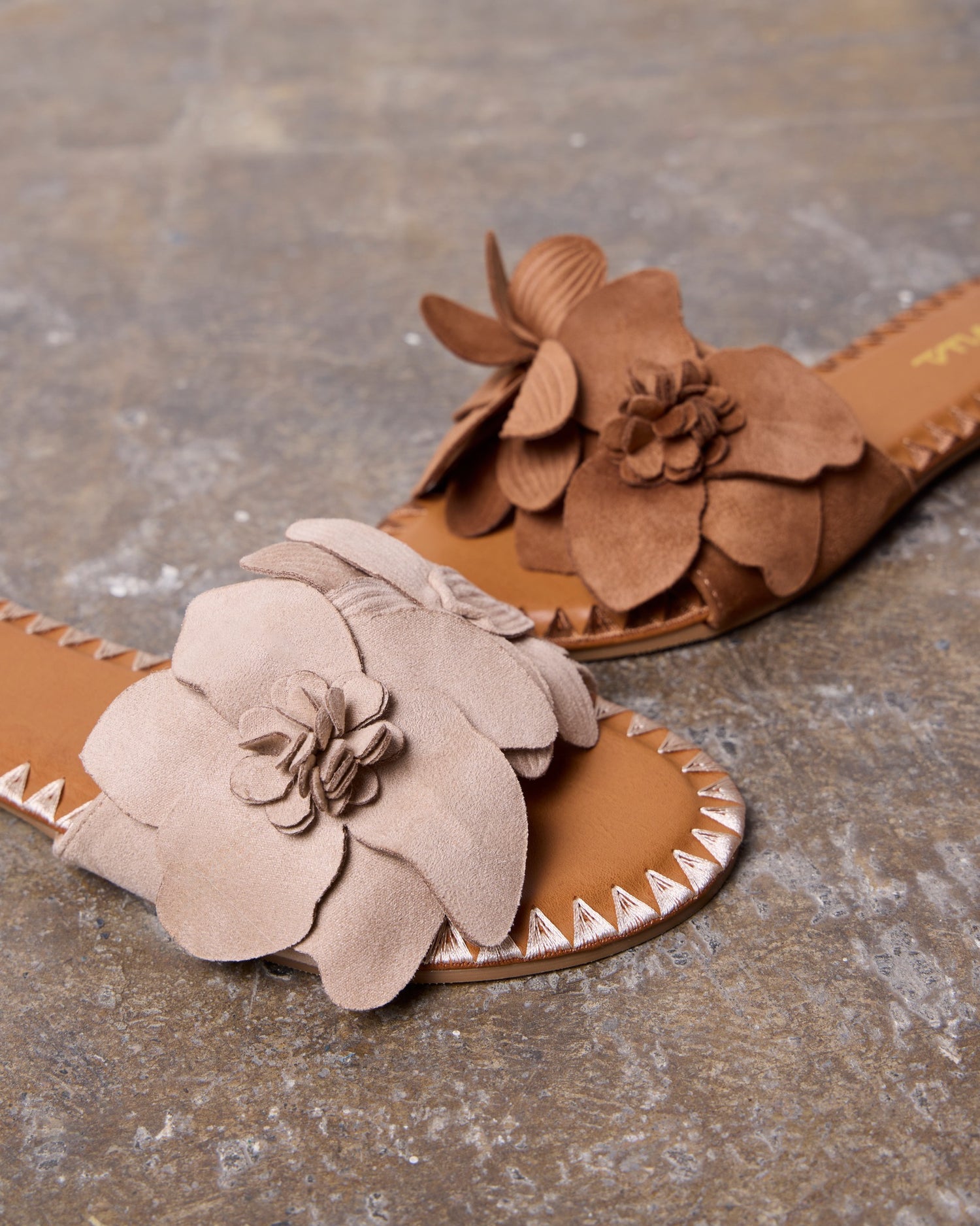 Dafne Beige Suede