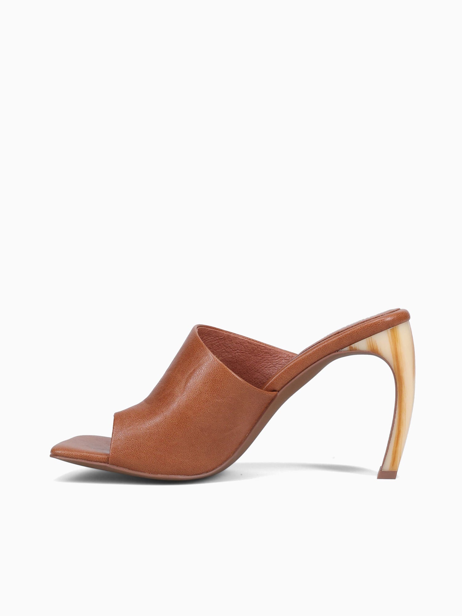Allocate Tan Kid Leather Tan / 5 / M