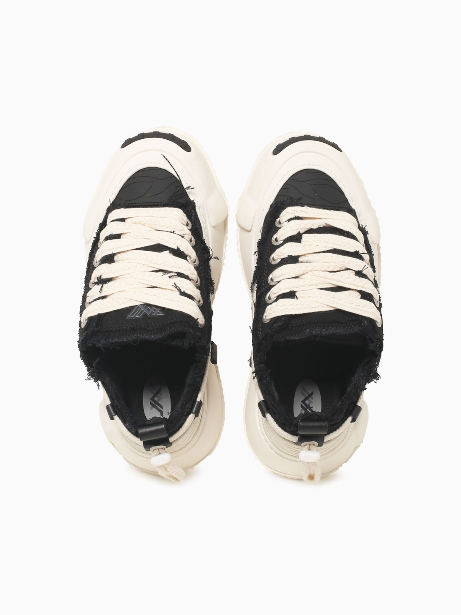 Elevate Black Canvas Black / 8 / M