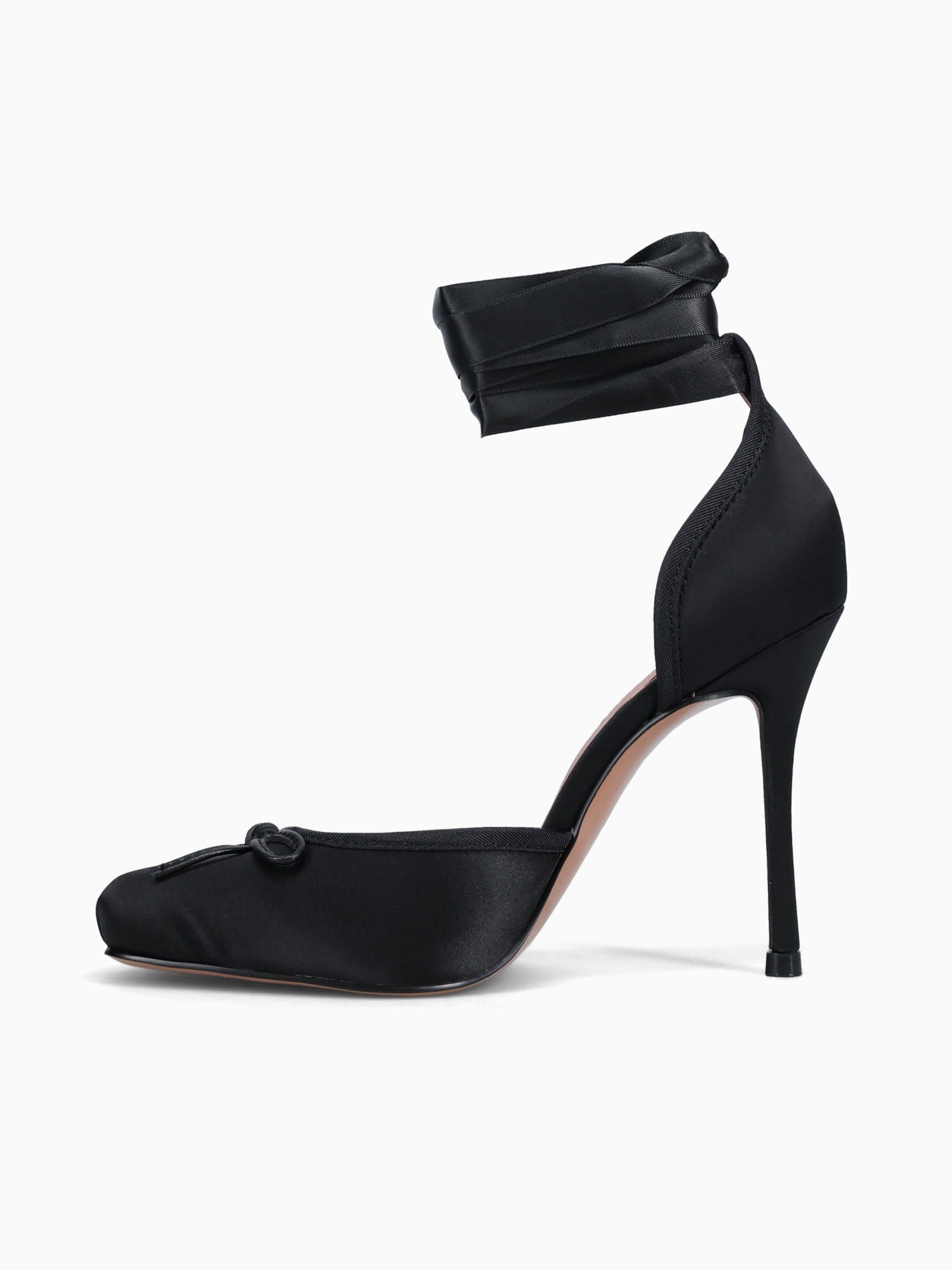 Larina Black Satin Black / 5 / M