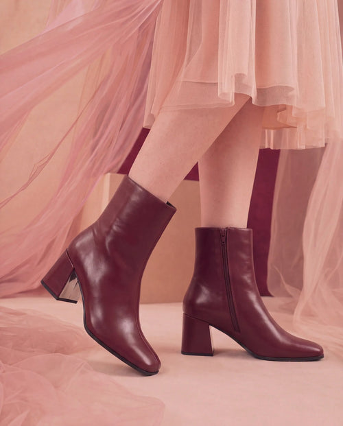Ariadna Burgundy Smooth