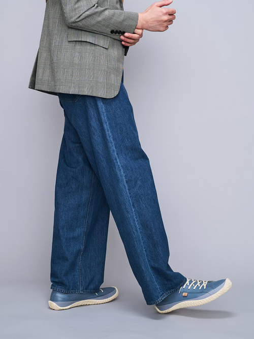 Iconic Grey Blue Leather Blue / 8 / M