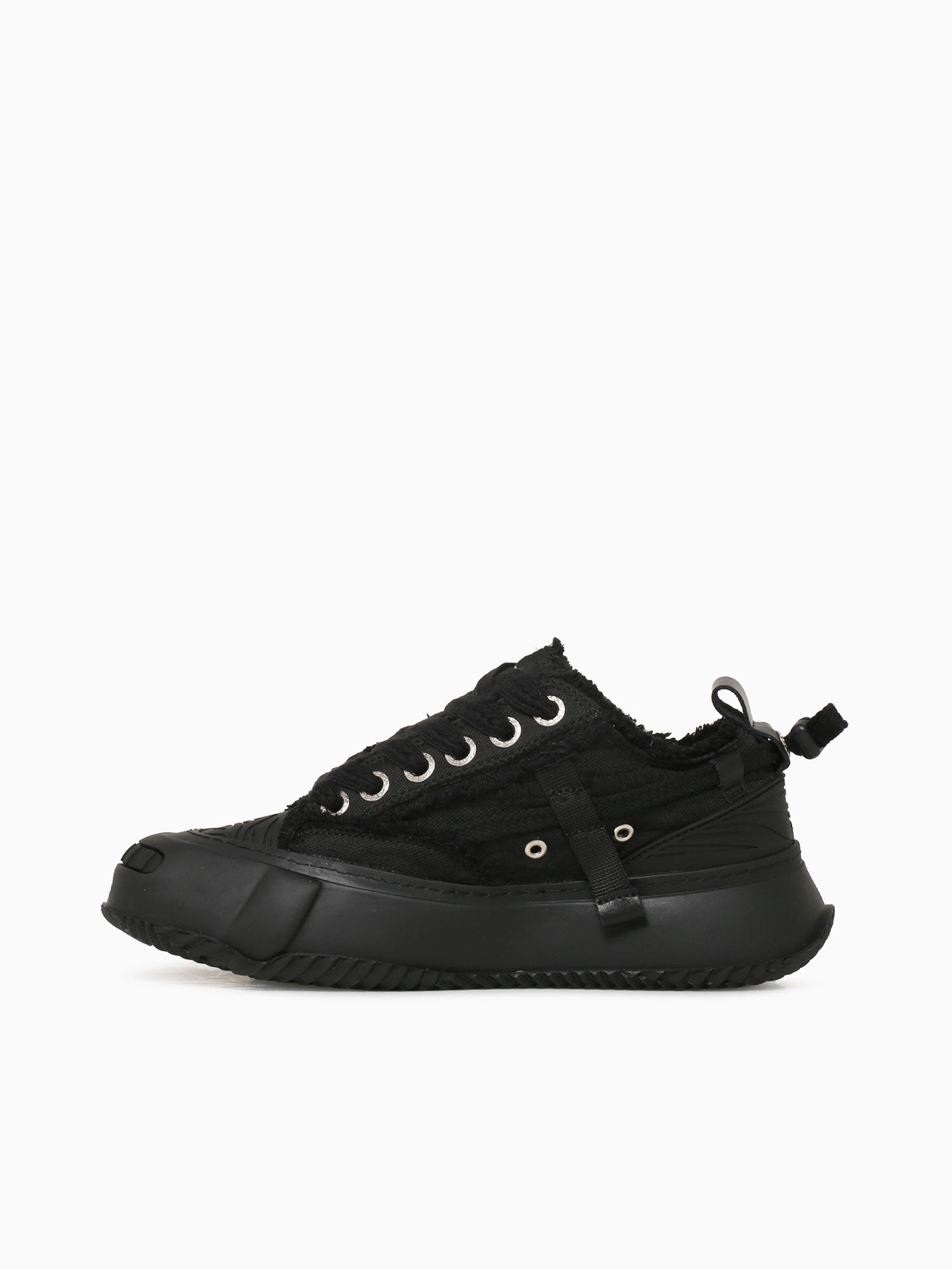 Elevate Triple Black Black / 7 / M