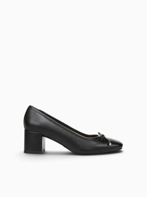 Cora Black Smooth Black / 5 / M