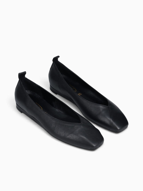 213 Black Leather Black / 36 / M