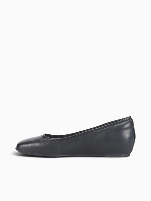 Poppy Black Leather Black / 6 / M