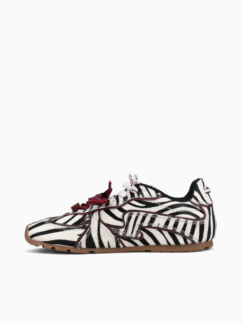 Adored Zebra Pony Black White / 36 / M