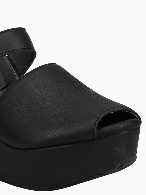 Wagga Black Black / 5 / M