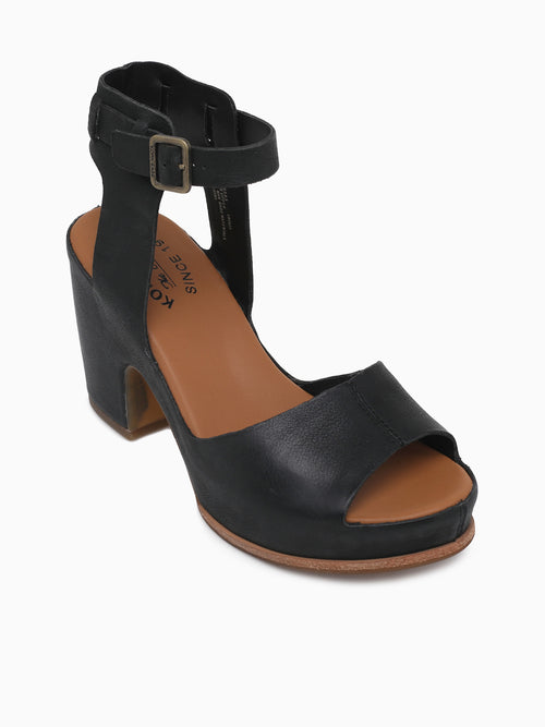Stasia Black Black / 6 / M