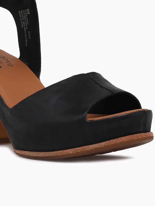 Stasia Black Black / 6 / M