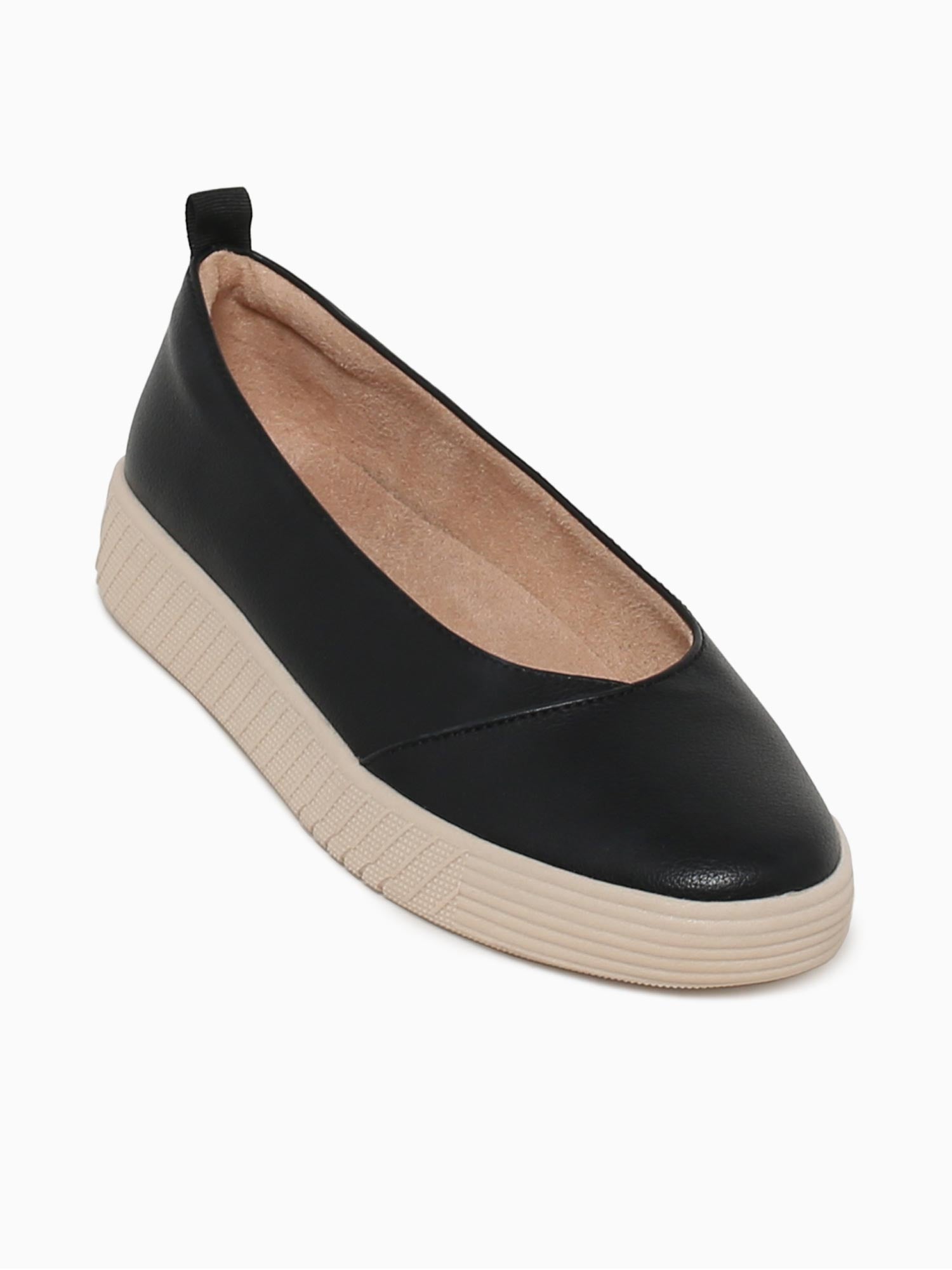 Neela Slipon Black Black / 5 / M