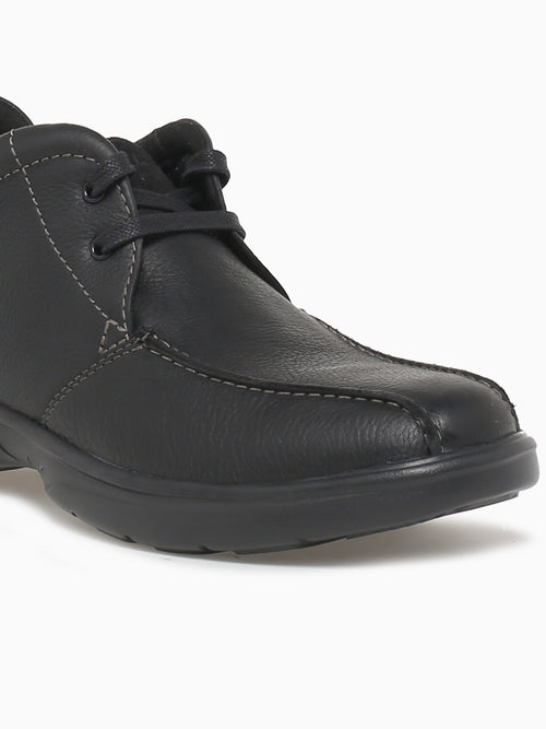 Bradley Up Black Leather Black / 7 / M