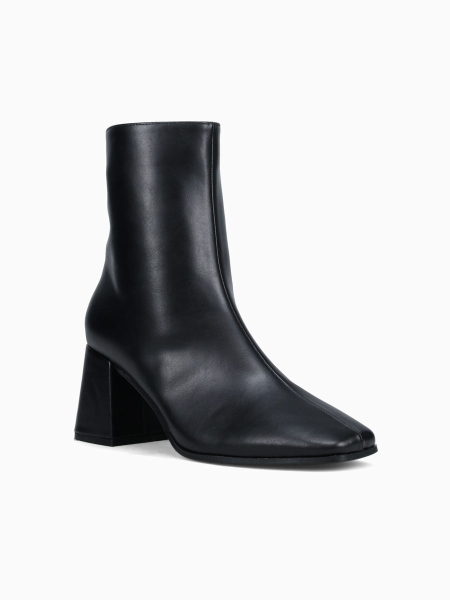 Ariadna Black Smooth Black / 5 / M
