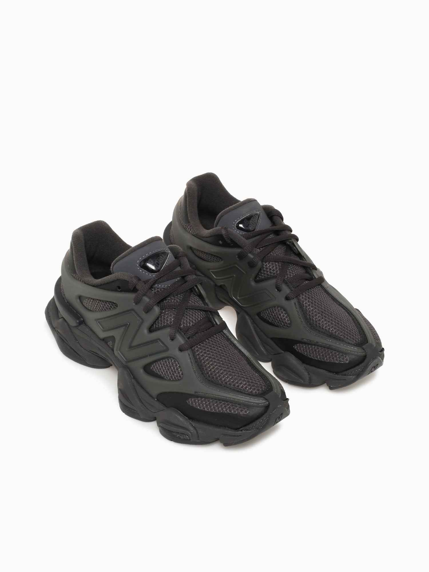9060 Black Cement Black / 4 / M