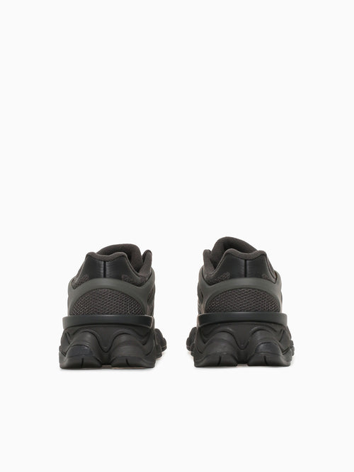 9060 Black Cement Black / 4 / M