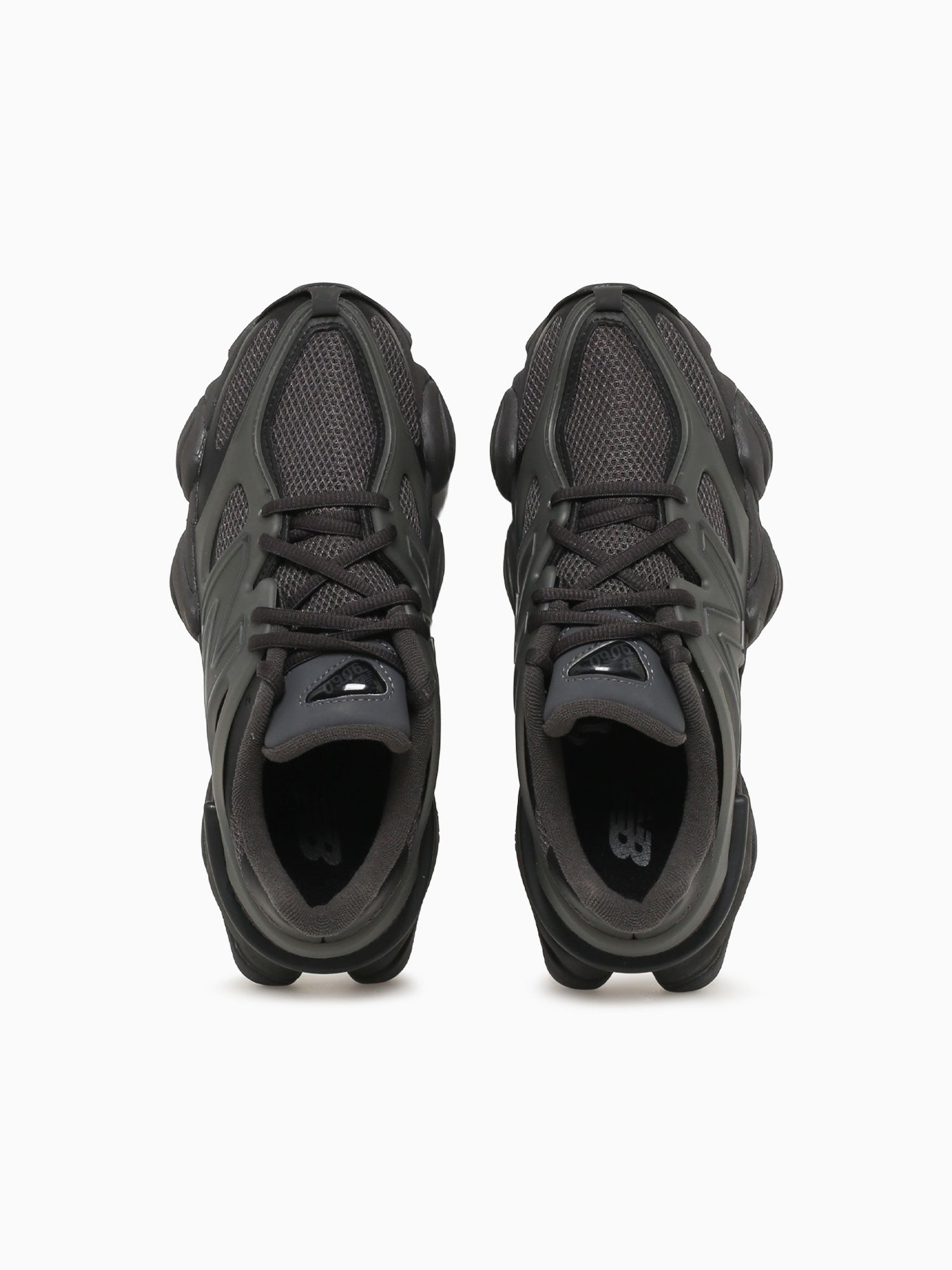 9060 Black Cement Black / 4 / M