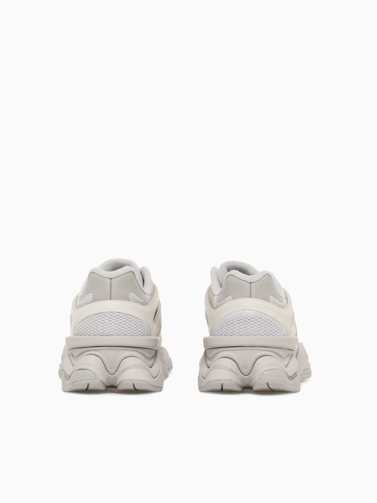 9060 Raincloud Concrete Grey / 4 / M