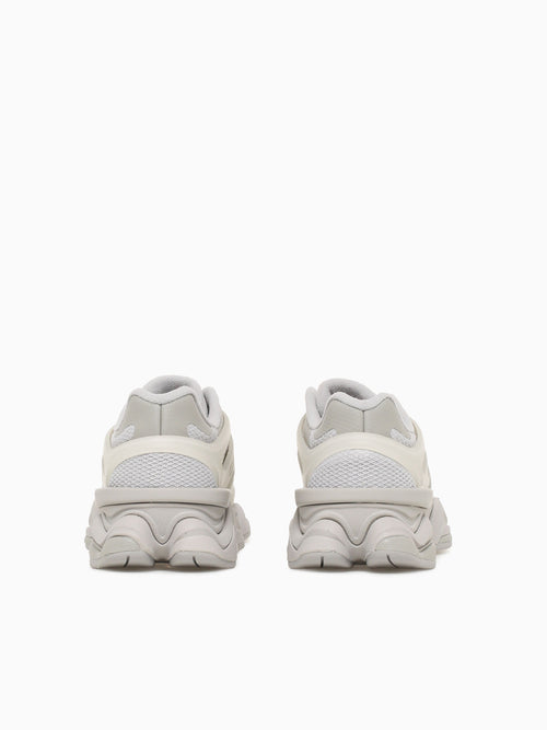 9060 Raincloud Concrete Grey / 4 / M