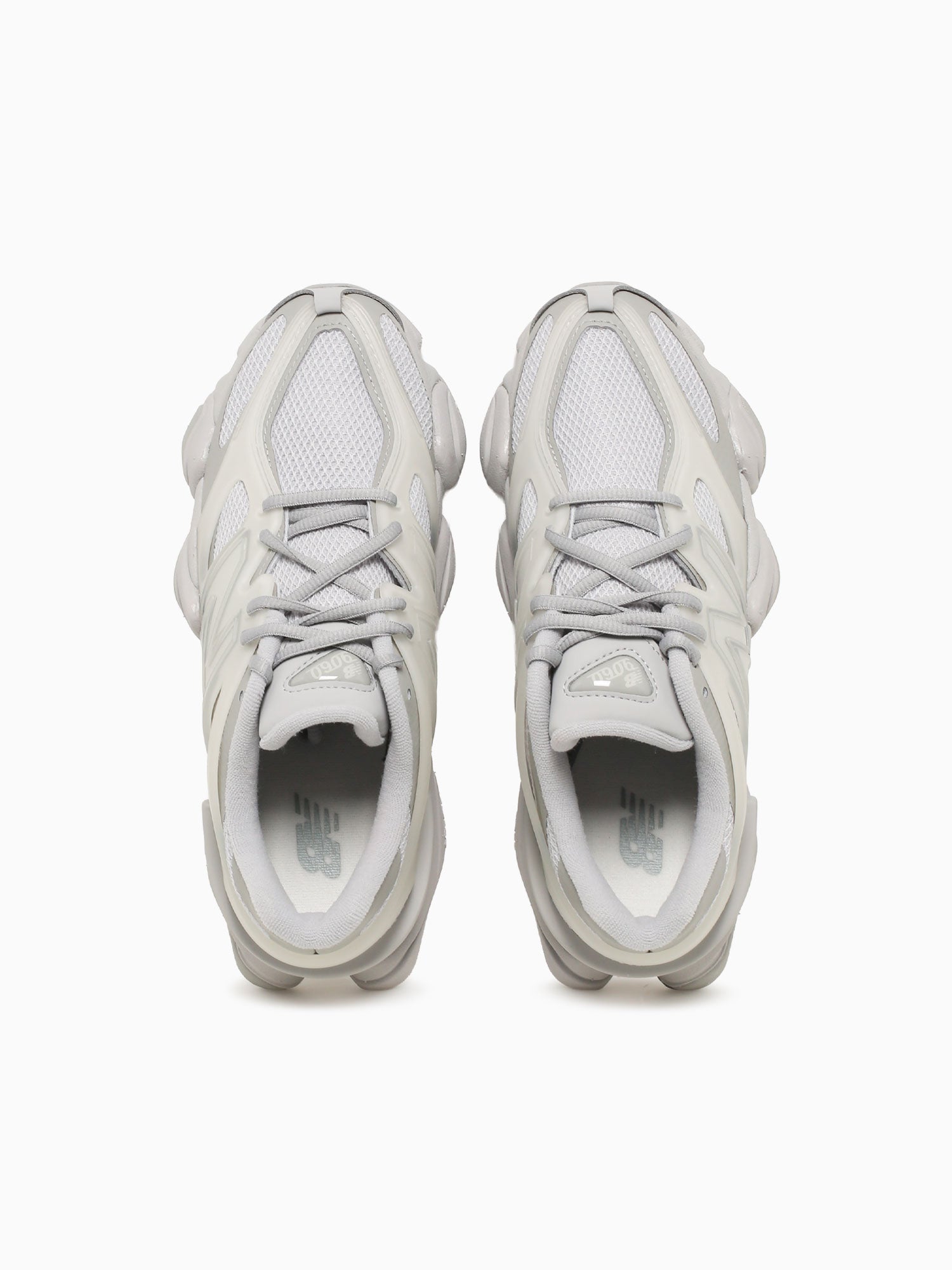 9060 Raincloud Concrete Grey / 4 / M