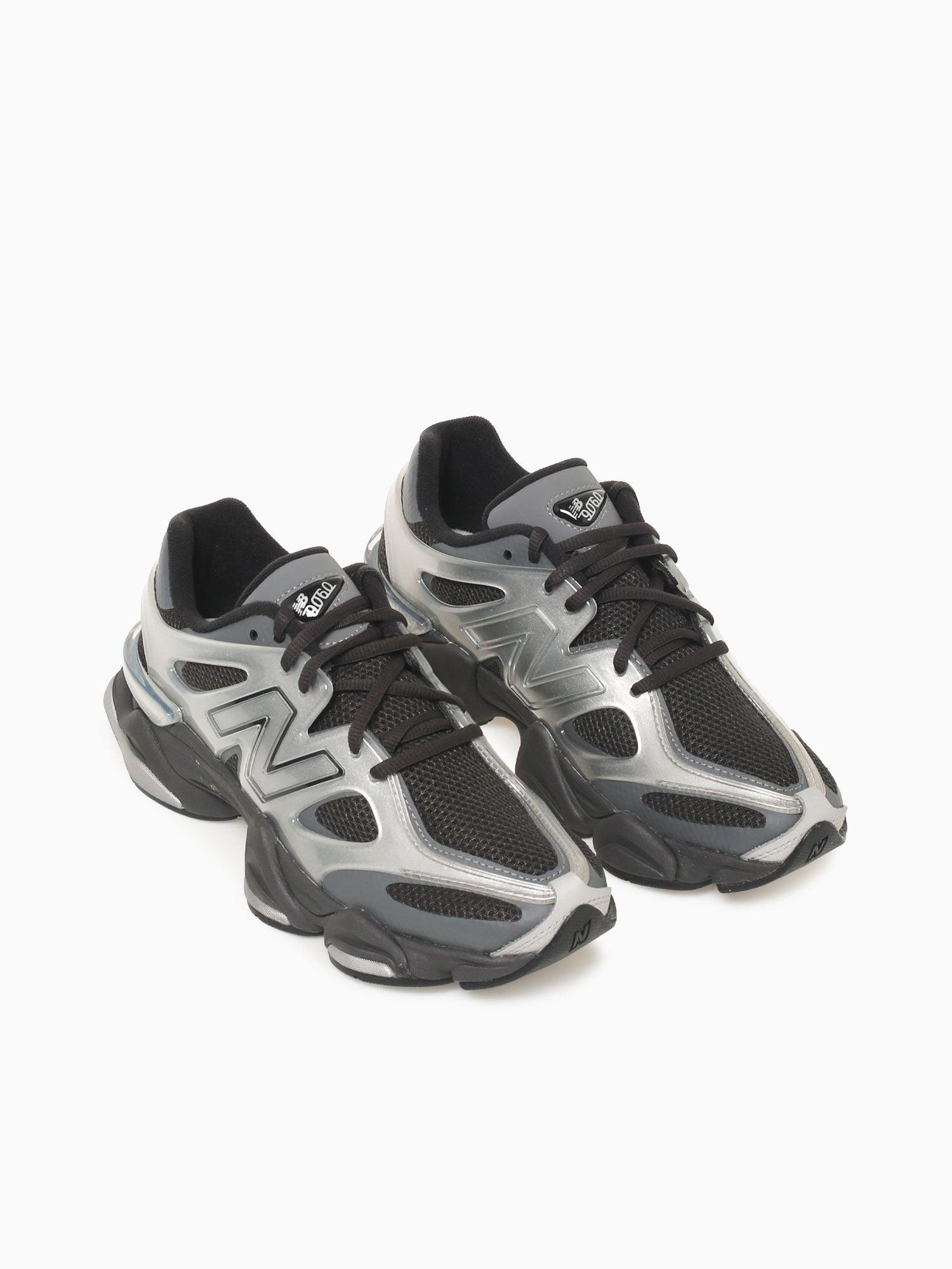 9060 X Silver Metallic Leather Silver / 8 / M