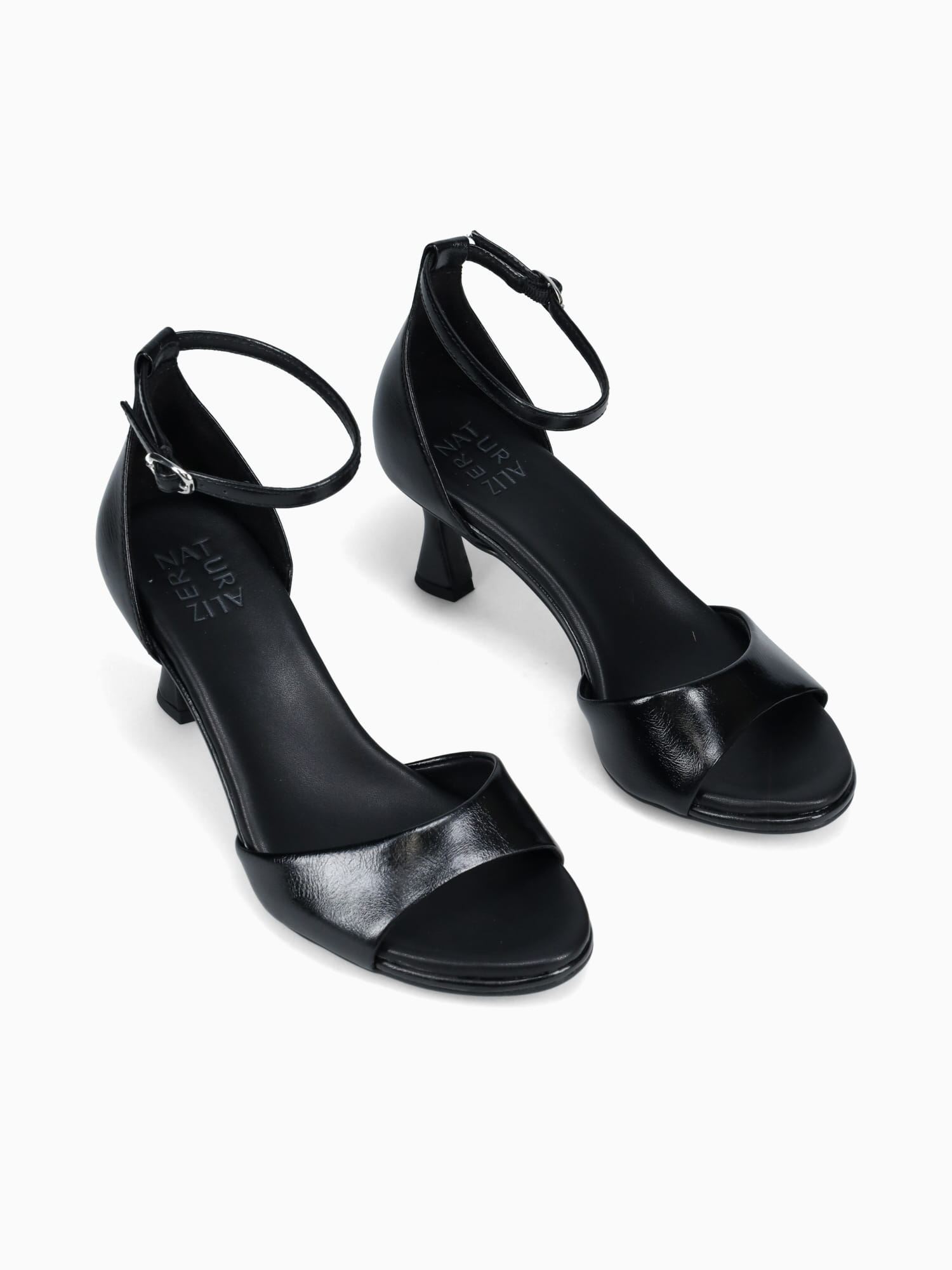 Jules Black Black / 5 / M