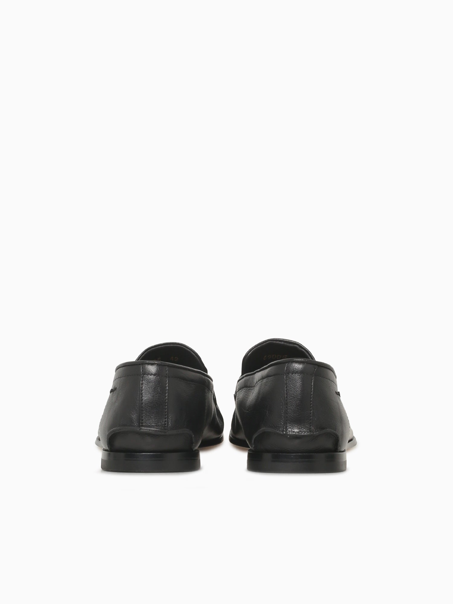 69005 Nero Supreme Leather Black / 40 / M