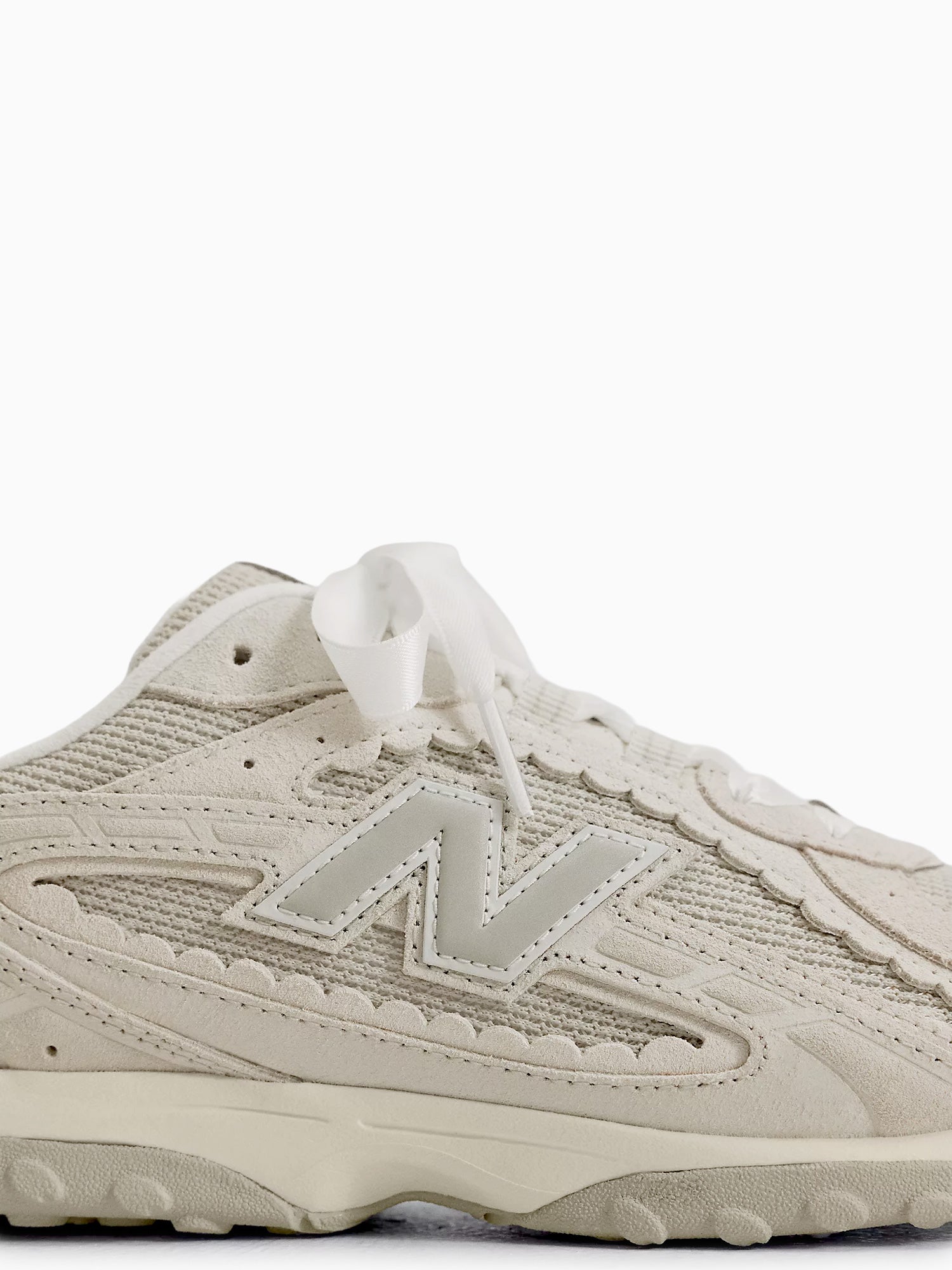 204l Sea Salt Suede Off White / 4 / M