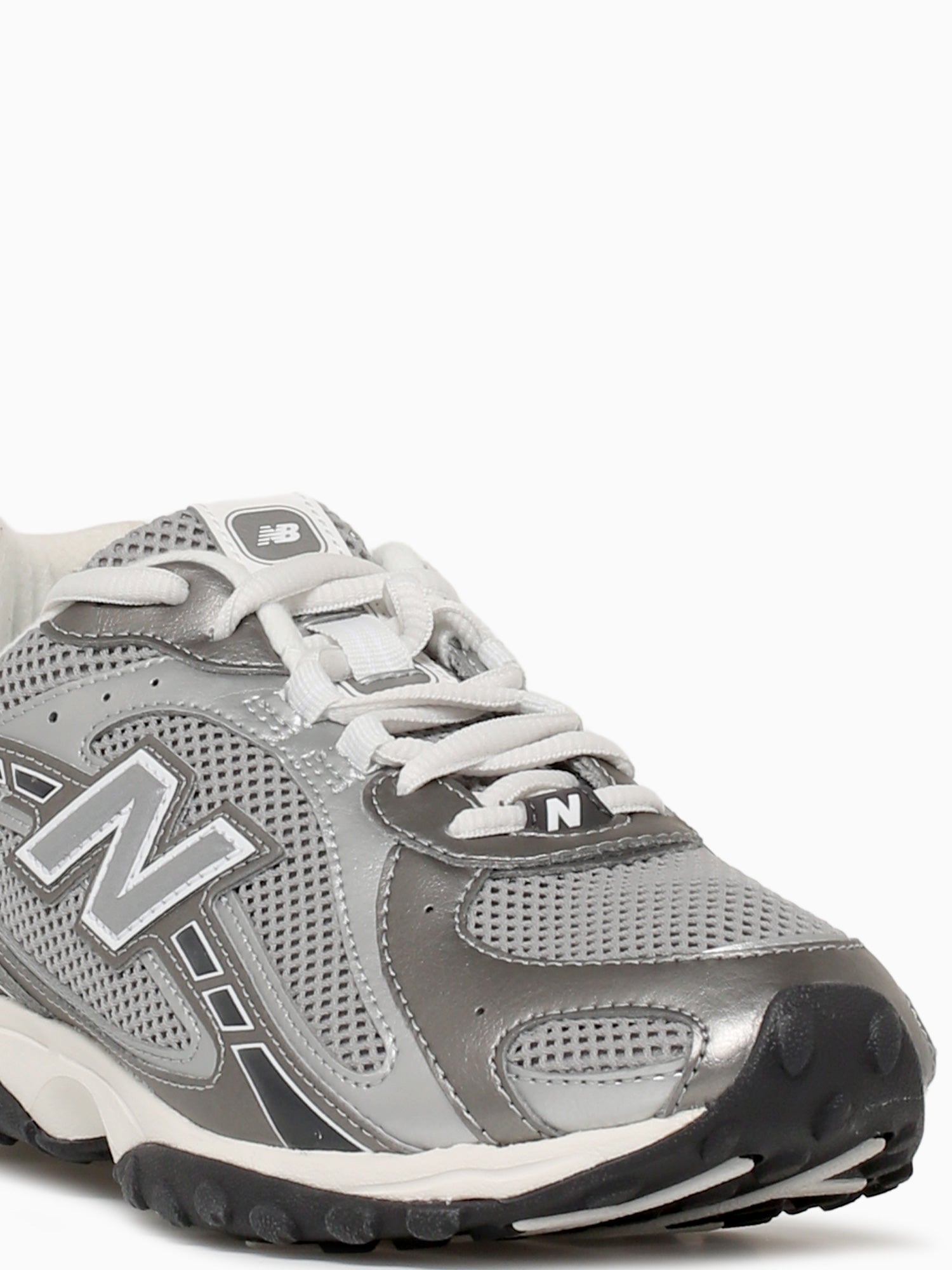 204l Silver Metallic Leather Silver / 4 / M