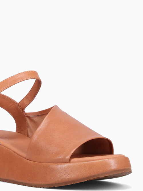 Etta Camel Leather Tan / 6 / M