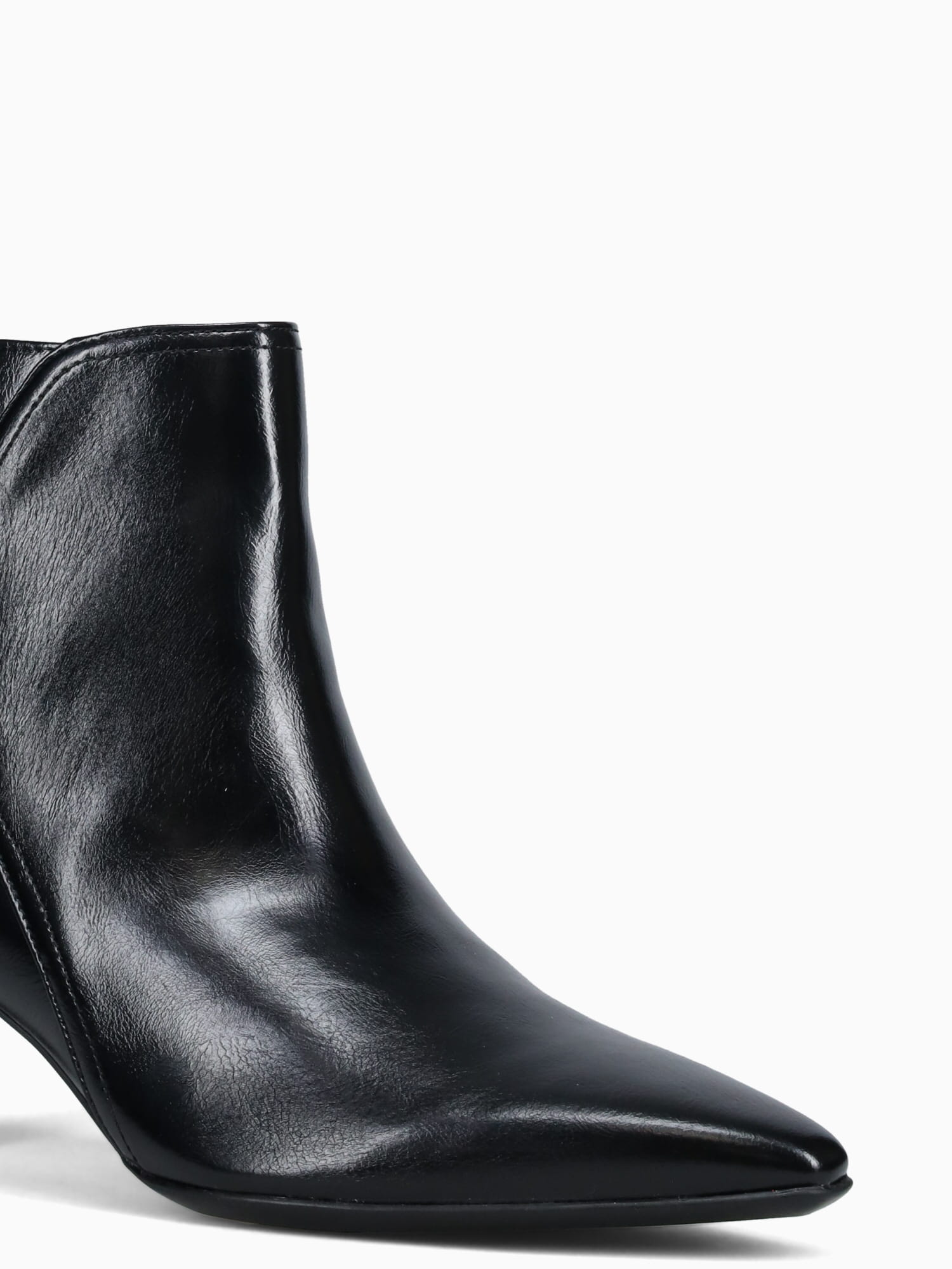 Tucker Black Smooth Black / 5 / M