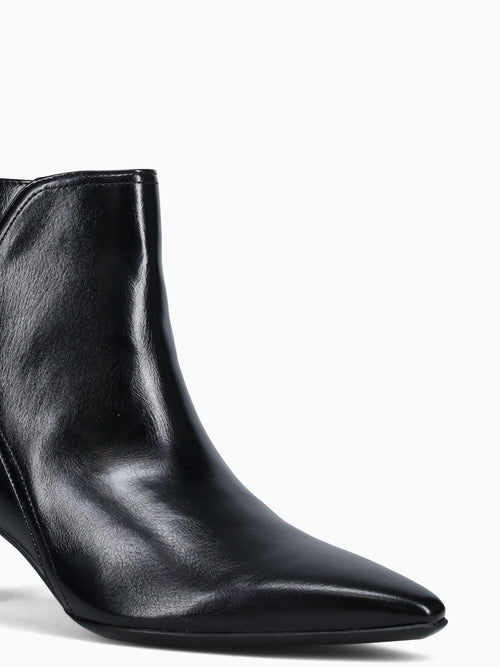 Tucker Black Smooth Black / 5 / M