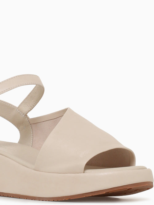 Etta White Sand Leather Other / 6 / M