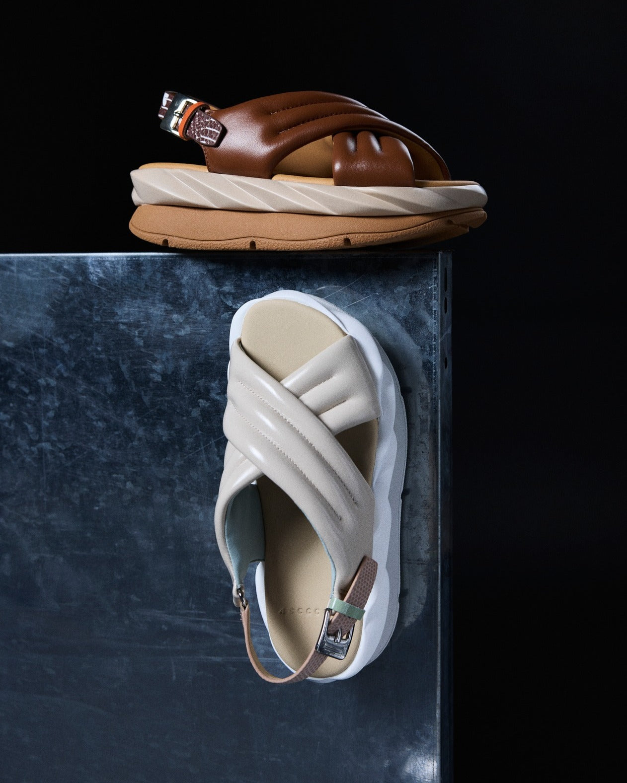 Mellow Mana Brown Metallic Leather