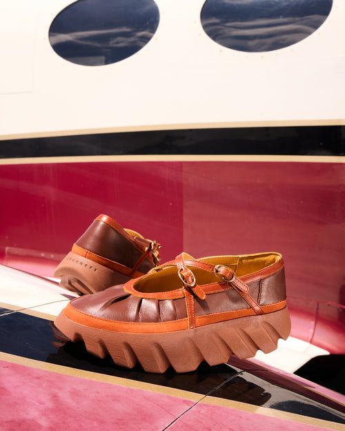 Tura Bom Oak Leather
