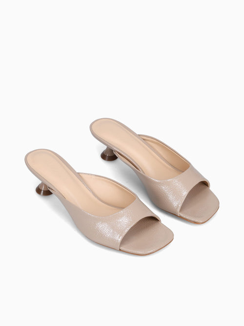 Colette Taupe Glossy Patent Taupe / 5 / M