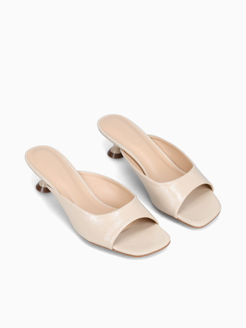 Colette Cream Glossy Patent Off White / 5 / M