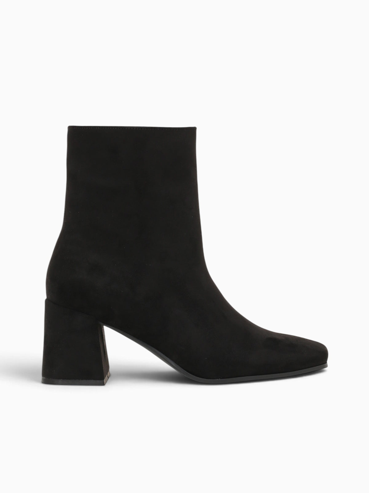 Ariadna Black Suede Black / 5 / M
