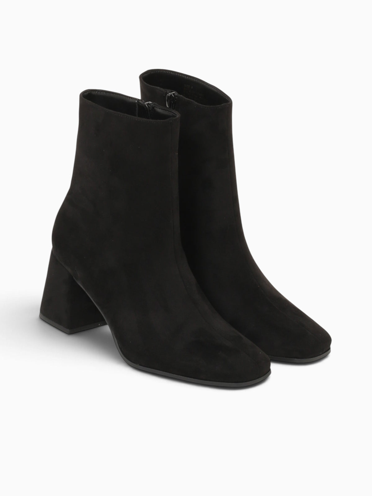 Ariadna Black Suede Black / 5 / M