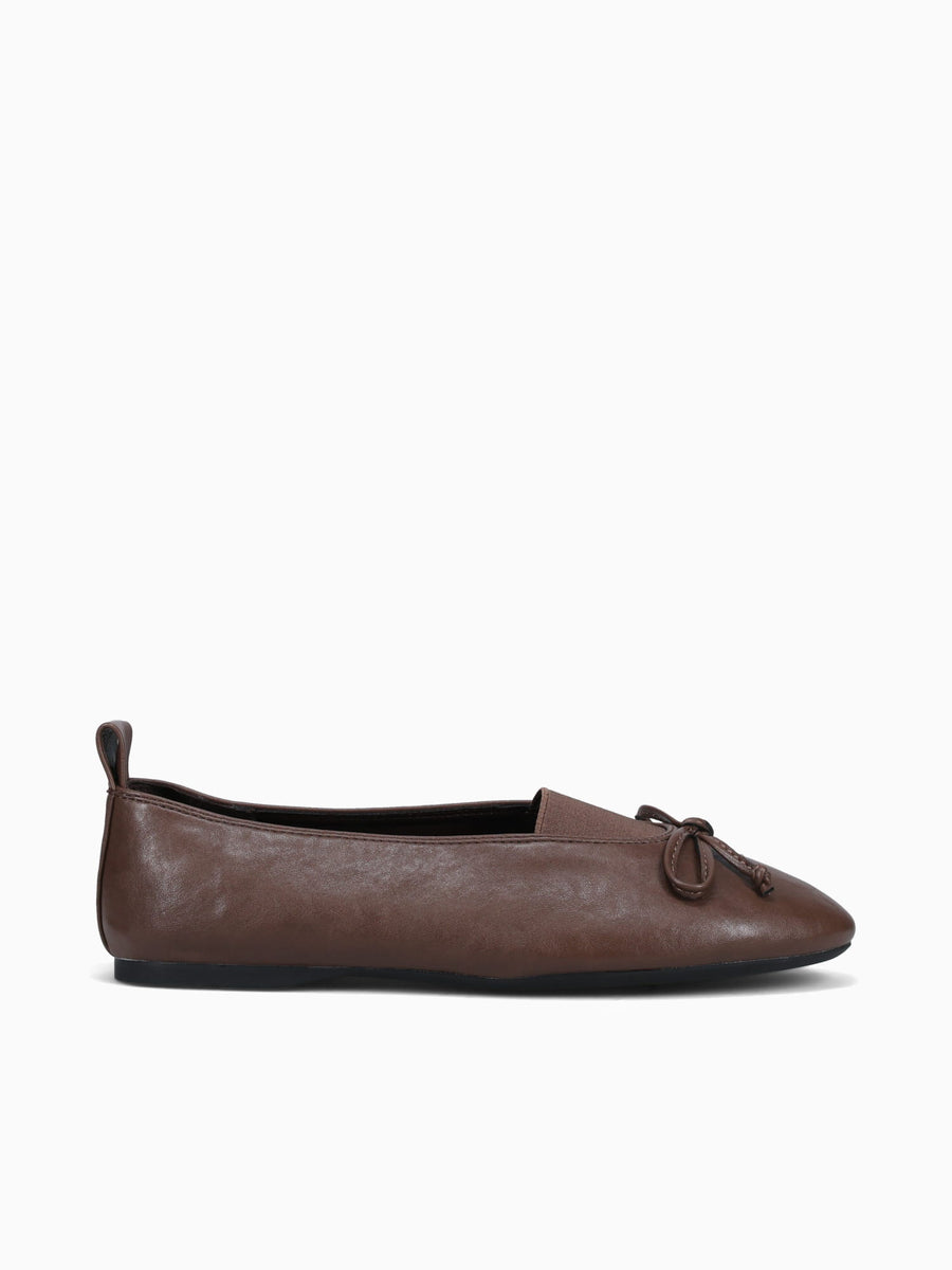 Akira Brown Smooth Brown / 5 / M